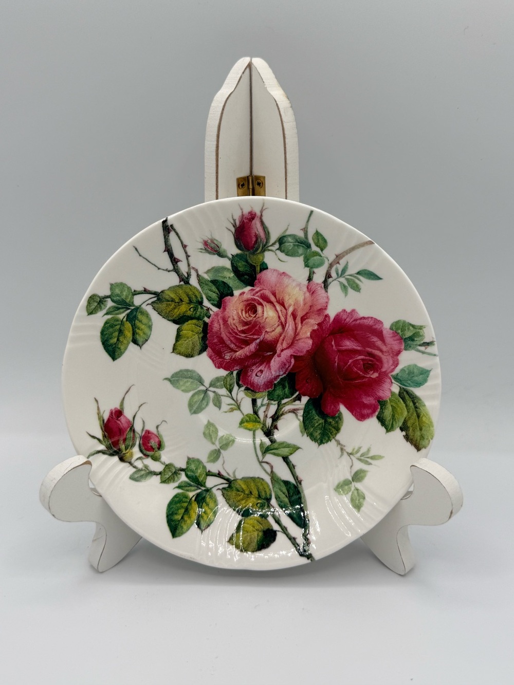 Roy Kirkham English Rose, fine bone China plate made in England